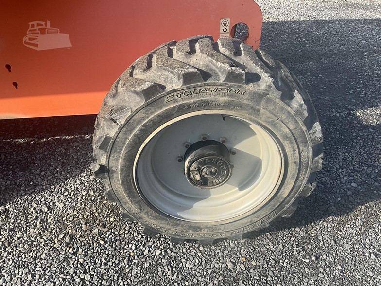 Telescopic Boom Lift - View 2